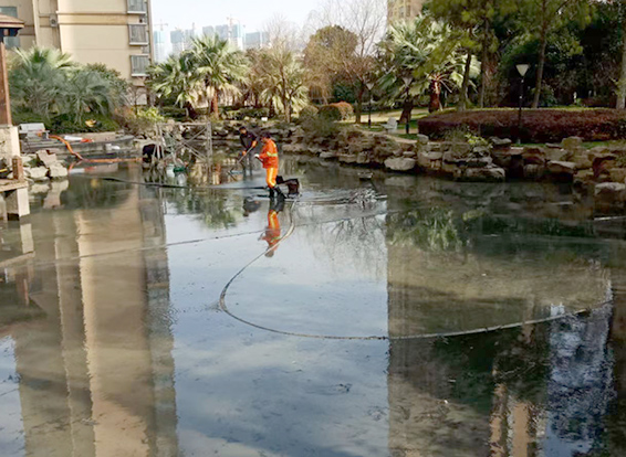 中堂镇景观池淤泥清理